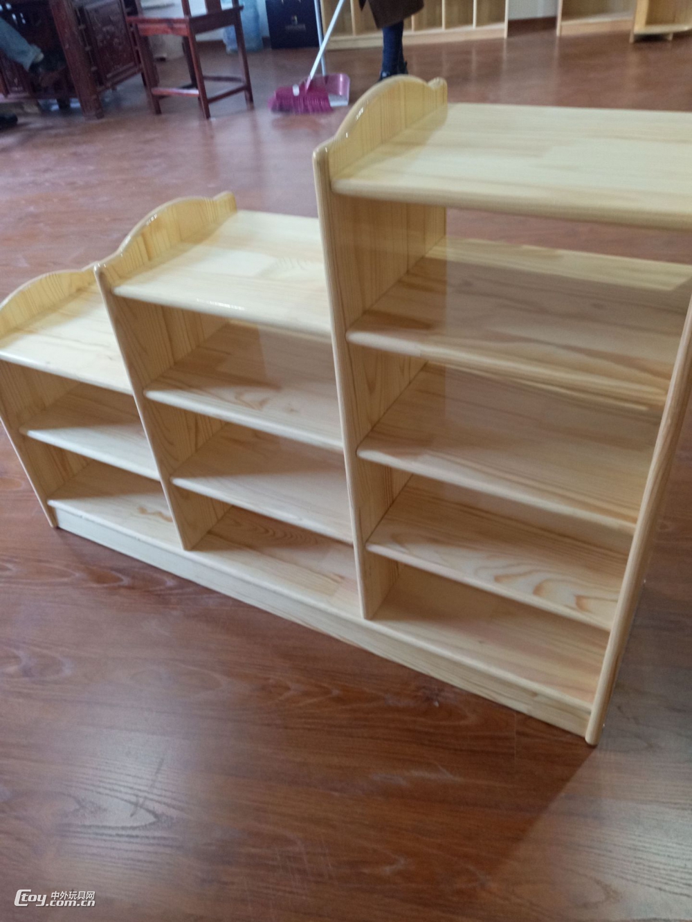 贺州批发幼儿园多款多格书包柜 组合玩具柜子 儿童储物书柜