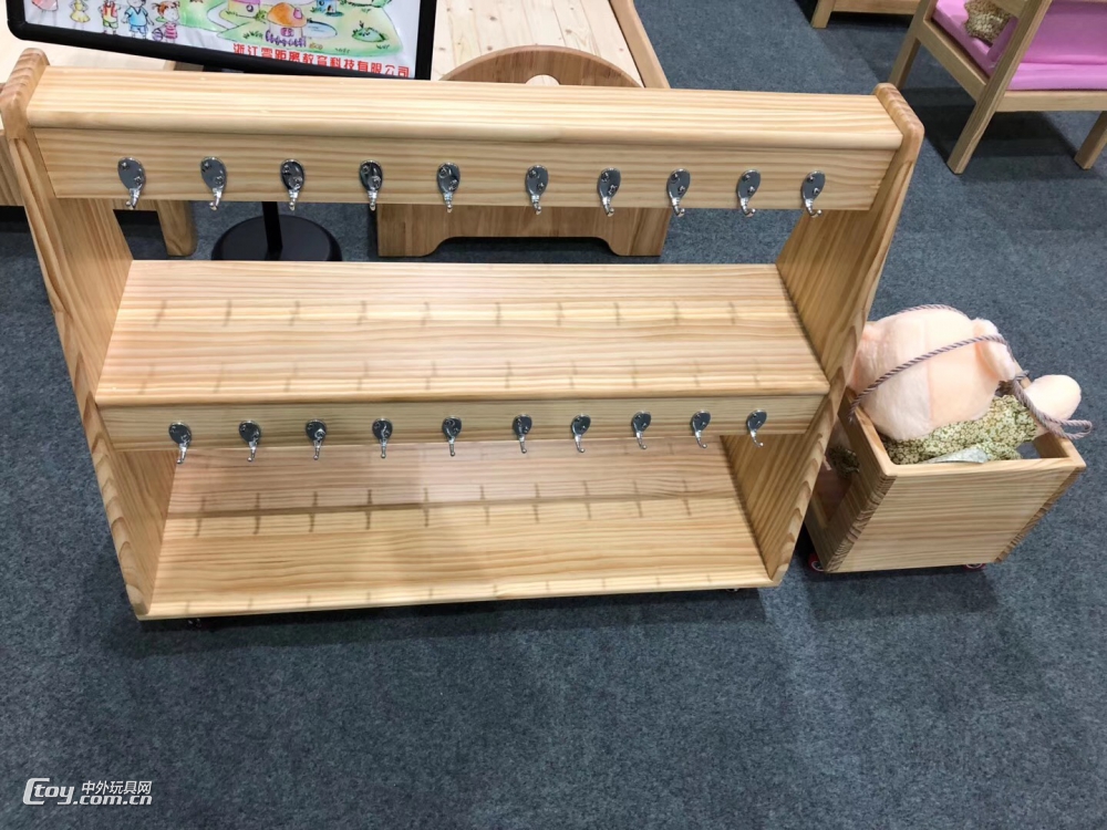贺州可定做幼儿园儿童卡通书包柜 橡胶木玩具收纳柜