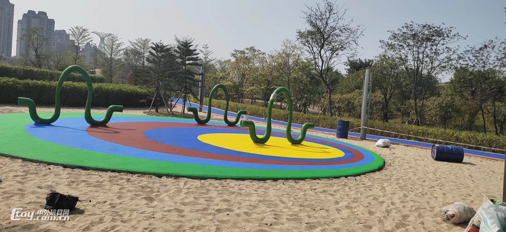 广西南宁供应操场篮球场大型塑料防水橡胶颗粒地垫