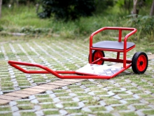 定制广西桂林广场公园室外儿童三轮车脚踏自行车
