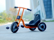 广西梧州定做儿童脚踏车 幼儿益智双人平衡趣童车厂家