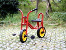 梧州儿童单人双人三轮车脚踏车 宝宝游戏玩具童车批发供应