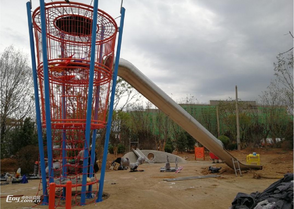 桂林儿童玩具不锈钢螺旋滑梯 室外学校公园游乐场可定制游乐设备