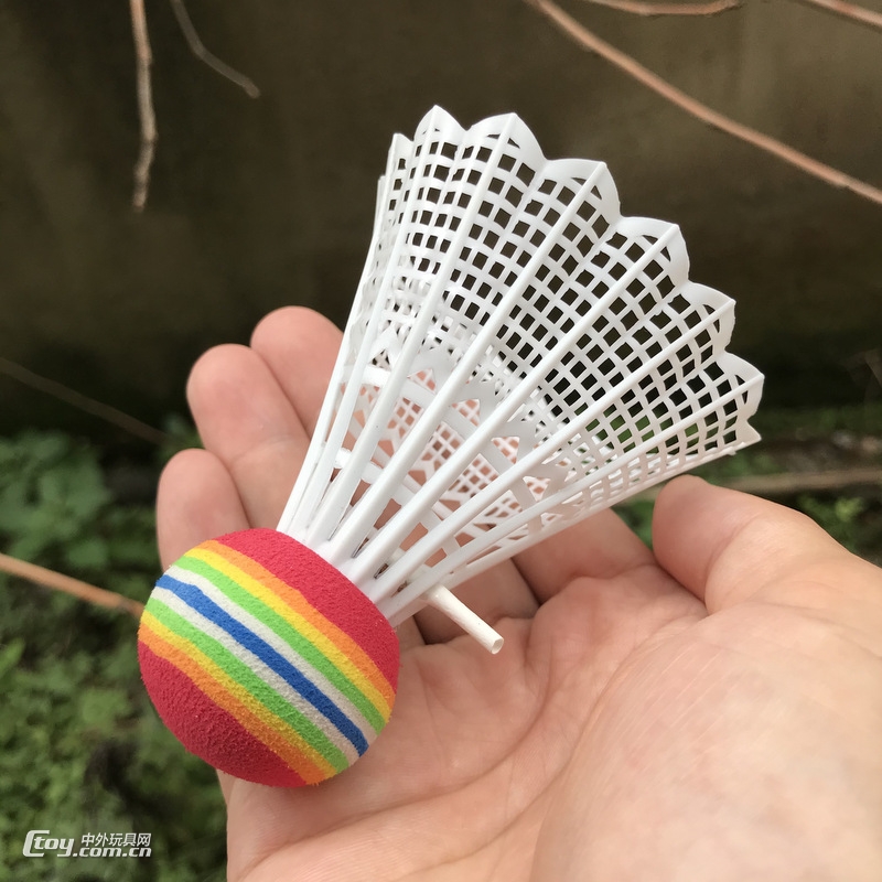 羽毛球工厂直销 供应超低价格 塑料 发光羽毛球