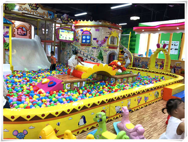 广州童谣游乐新型淘气堡电动淘气堡亲子乐园新型玩具乐园糖果系列