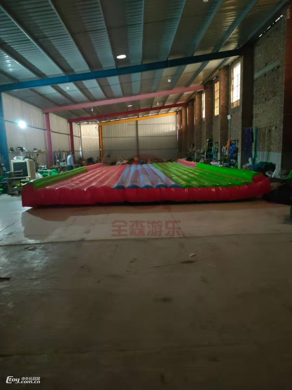 安徽网红桥垫子游乐设备