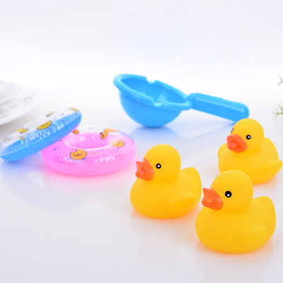 小黄鸭套装环保搪胶戏水玩具