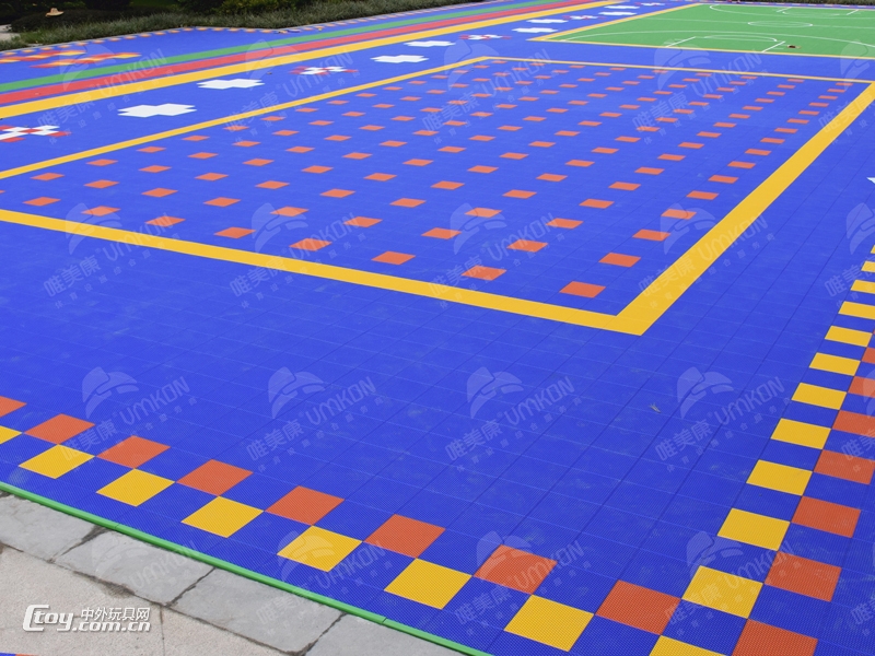 广州篮球场防滑耐磨悬浮运动地板幼儿园室外操场拼装地板厂家直供