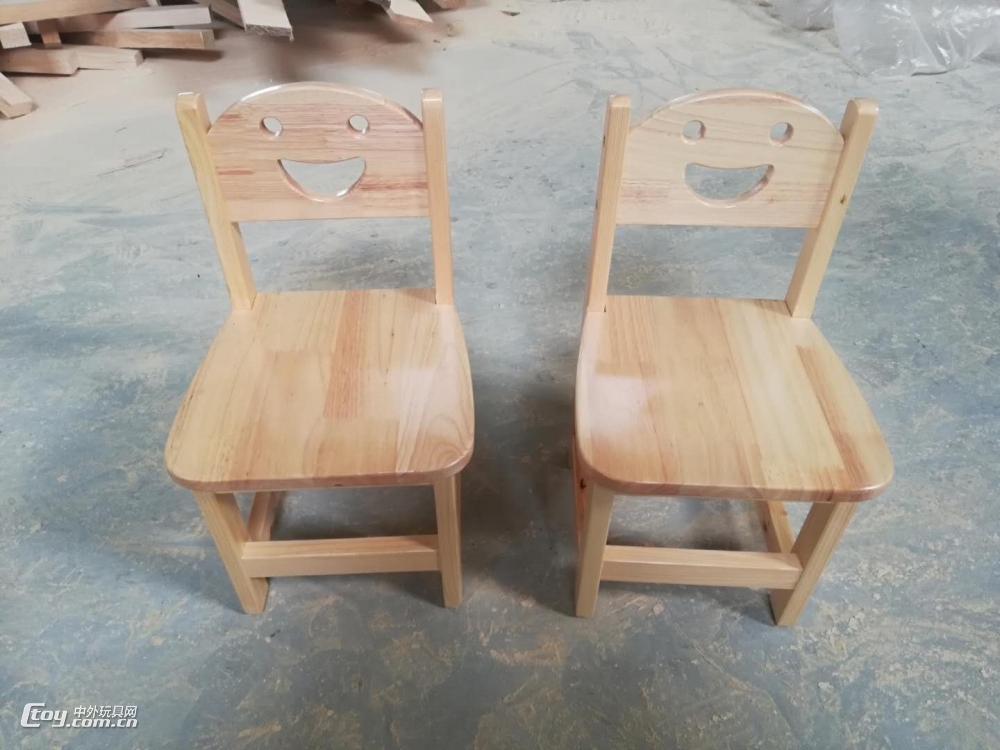 幼儿园小椅子/笑脸小椅子/橡木课桌椅厂家/木制桌椅批发