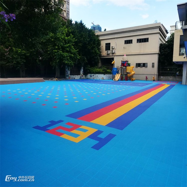 篮球场塑料拼接地板悬浮式拼装地板 幼儿园运动防滑地板价格