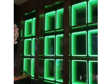 河南酒吧墙面装饰千层镜酒店LED深渊镜厂家