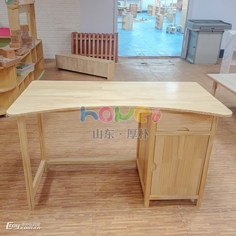 幼儿园书桌 幼儿园教师桌 幼儿园实木办公桌