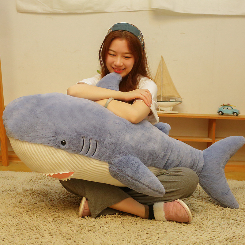 鲸鱼鲨鱼公仔抱枕