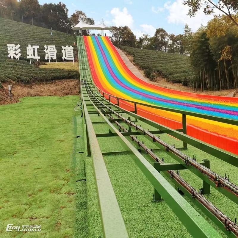 彩虹滑道网红景区户外无动力儿童组合式攀岩滑梯