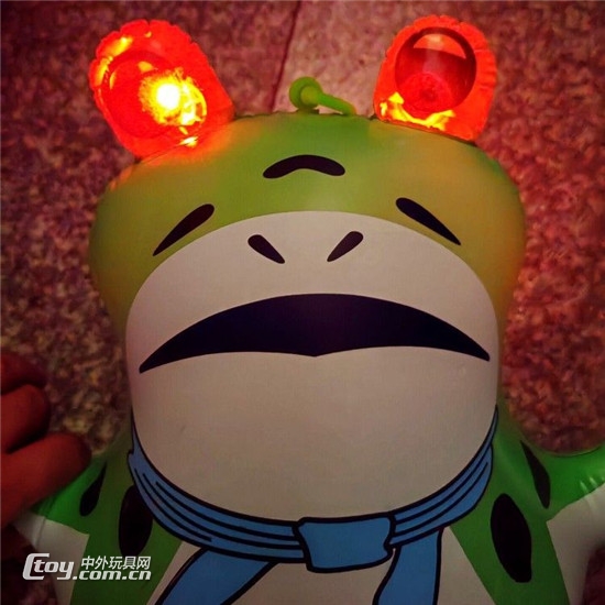 新款大号青蛙发光动物夏季摆摊会发光的青蛙