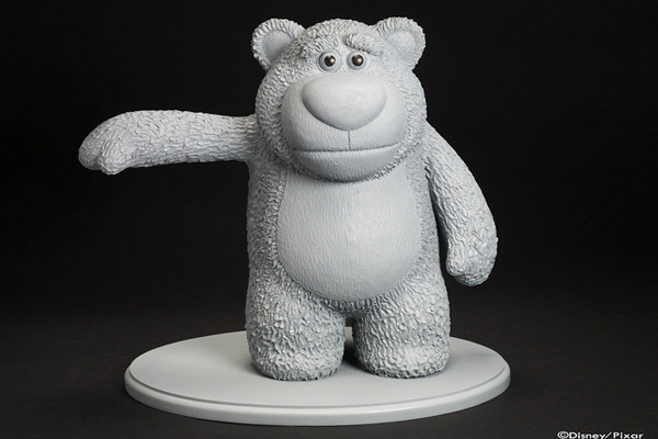 2010年电影《玩具总动员3》中玩具熊lotso的白模,由杰罗姆·兰福特